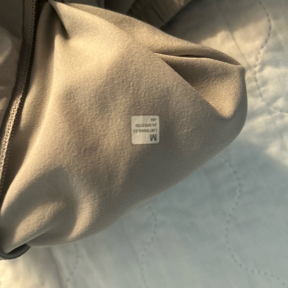 Lululemon Athletica Men's Pace Breaker Linerless Short in Gray - Picture 14 of 14